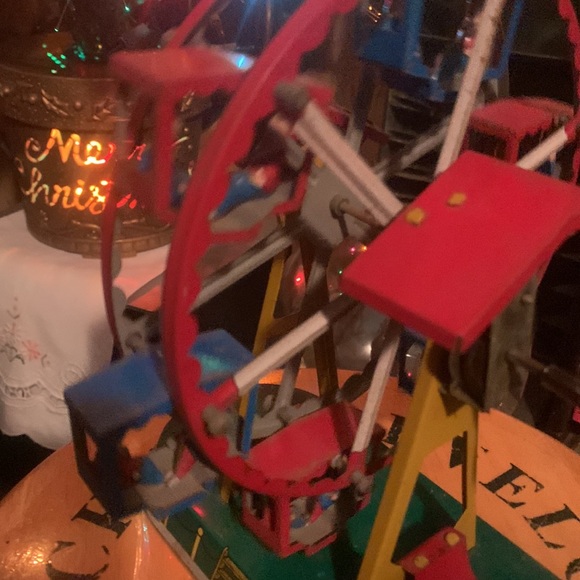 Vintage Tin Ferris wheel Toy - Picture 4 of 9